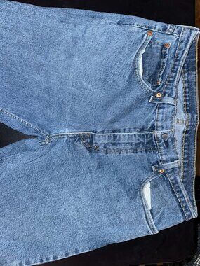 Men's Levi's 559 Medium Wash Jeans Size 36x32. Relaxed Fit Straight Leg